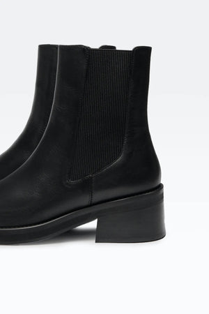 Miista THEA BLACK ANKLE BOOTS